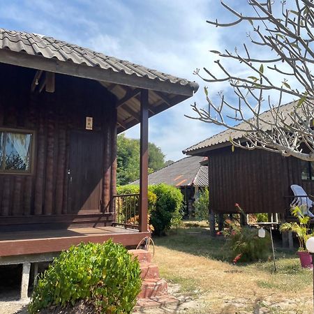 Happy Days Resort Koh Mak Buitenkant foto