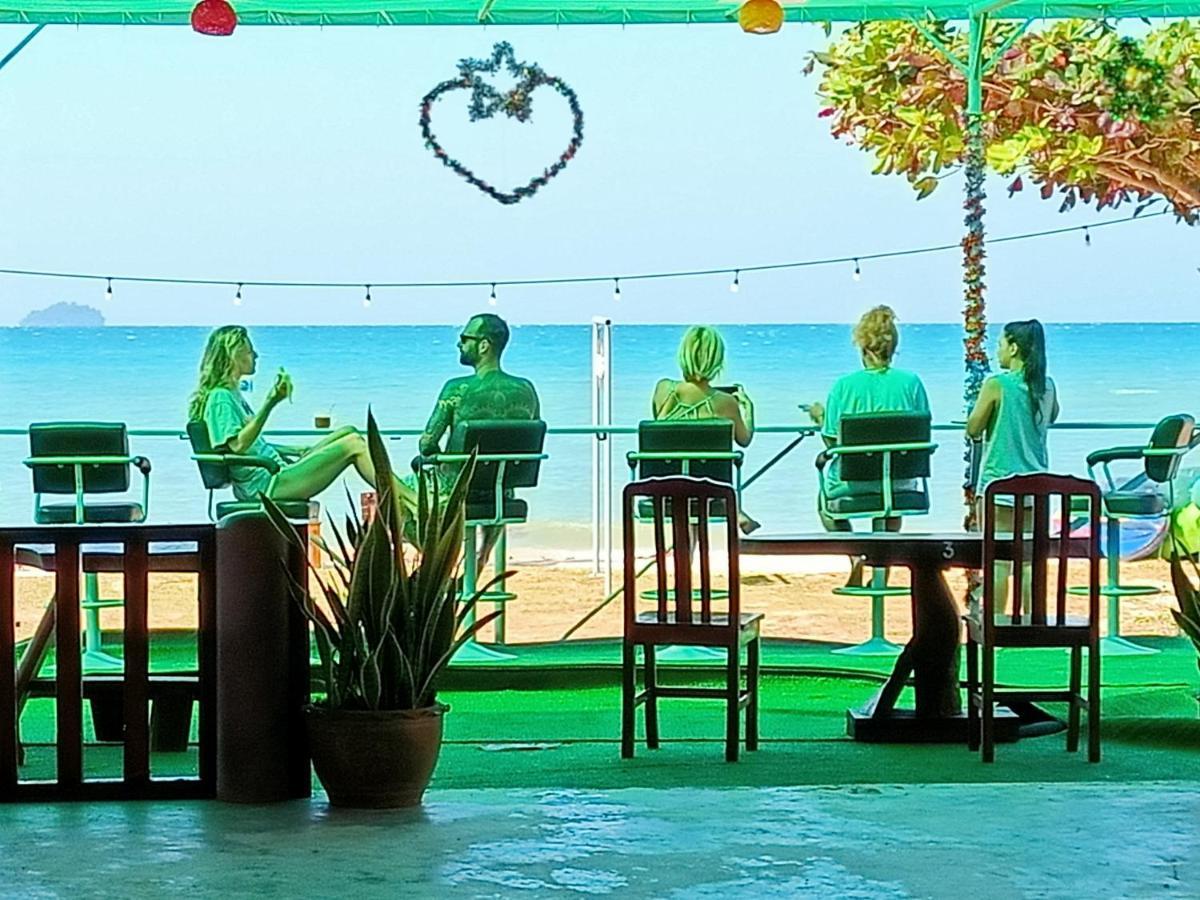 Happy Days Resort Koh Mak Buitenkant foto
